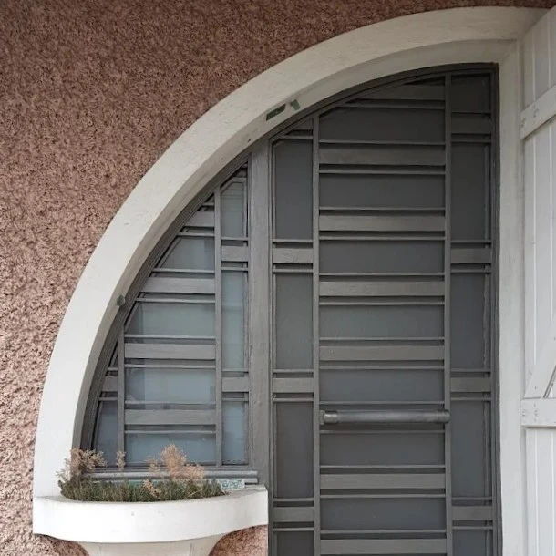Porte vitrée moderniste
