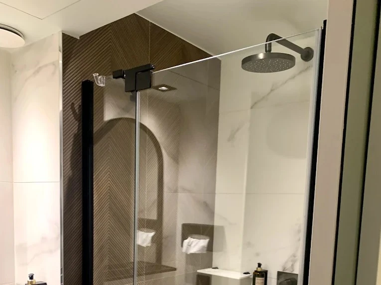 Pare-douche en verre trempé sur mesure Paris